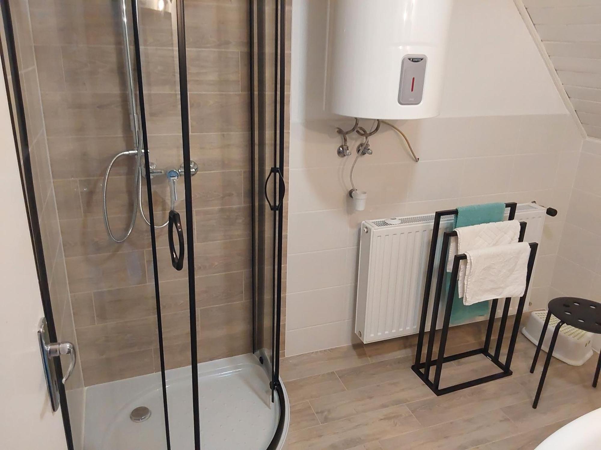 Tuerkiz Apartman - 5 Szobas 13 Fos Apartmanhaz 4Km A Balaton- Balatonszabadi Fürdőtelep Zewnętrze zdjęcie
