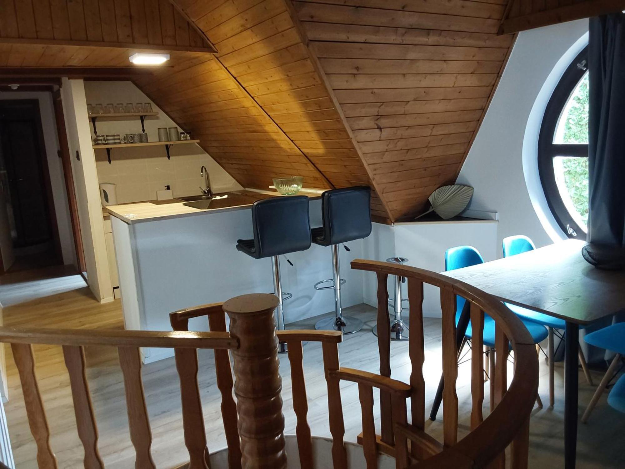 Tuerkiz Apartman - 5 Szobas 13 Fos Apartmanhaz 4Km A Balaton- Balatonszabadi Fürdőtelep Zewnętrze zdjęcie