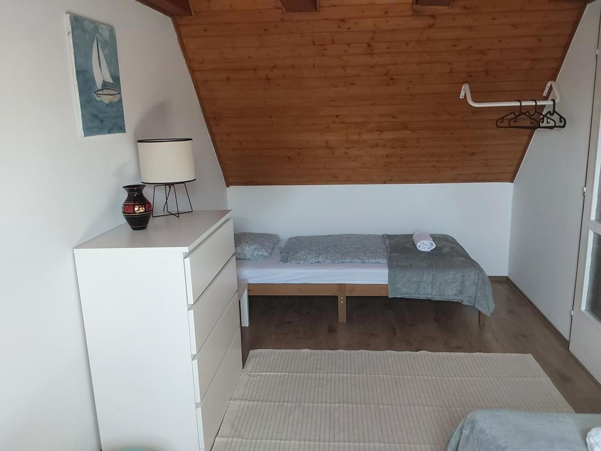 Tuerkiz Apartman - 5 Szobas 13 Fos Apartmanhaz 4Km A Balaton- Balatonszabadi Fürdőtelep Zewnętrze zdjęcie