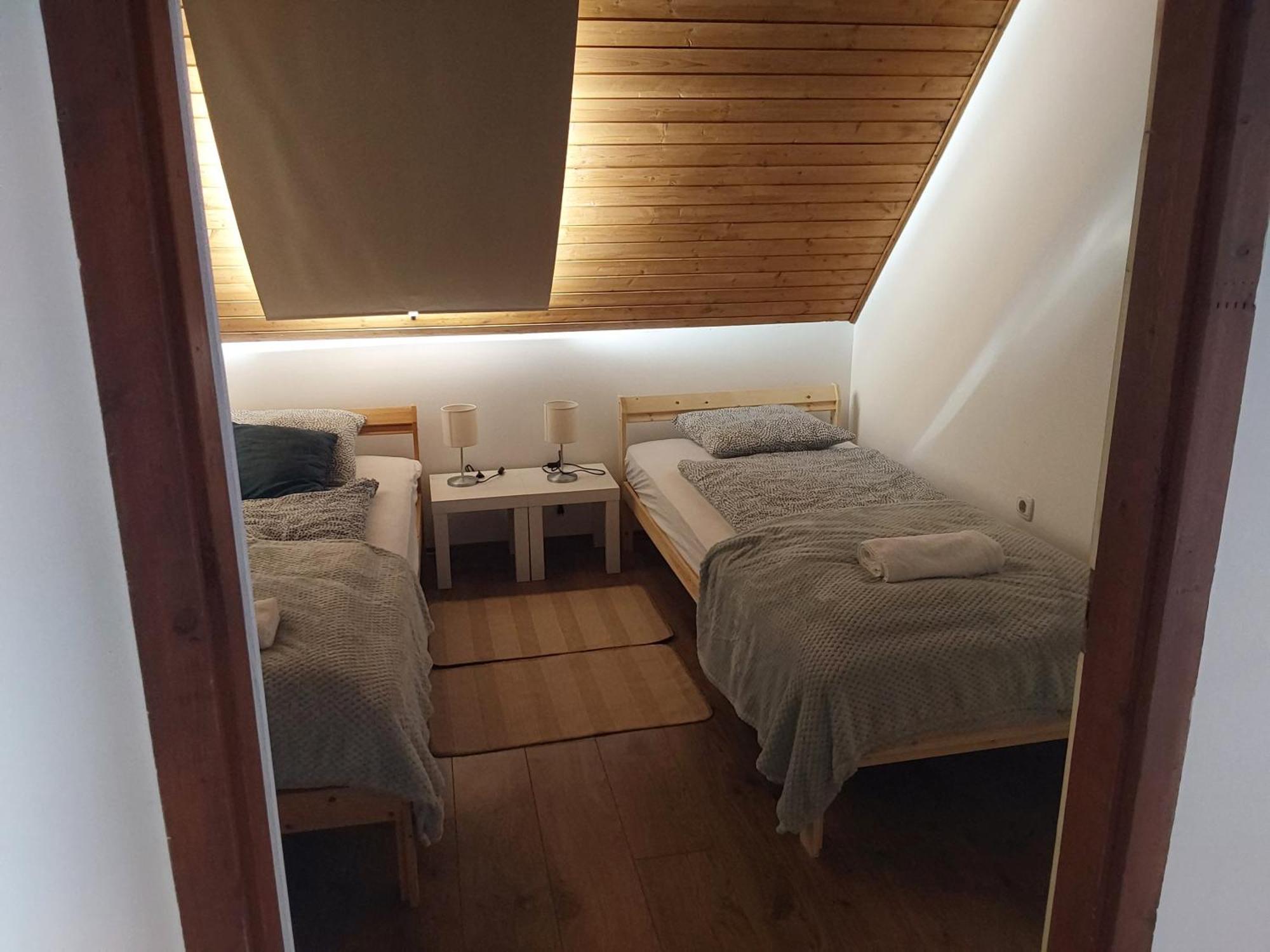 Tuerkiz Apartman - 5 Szobas 13 Fos Apartmanhaz 4Km A Balaton- Balatonszabadi Fürdőtelep Zewnętrze zdjęcie