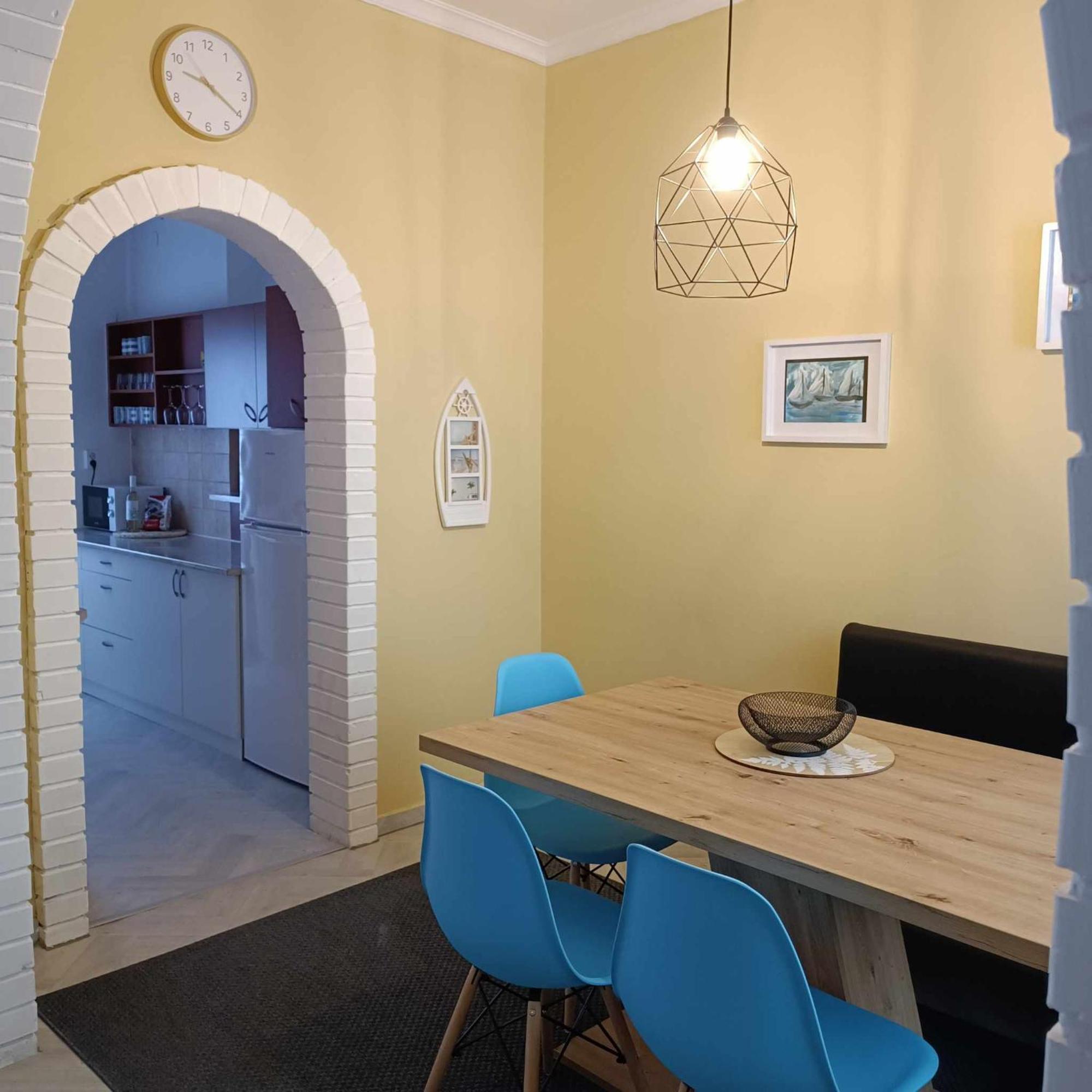 Tuerkiz Apartman - 5 Szobas 13 Fos Apartmanhaz 4Km A Balaton- Balatonszabadi Fürdőtelep Zewnętrze zdjęcie